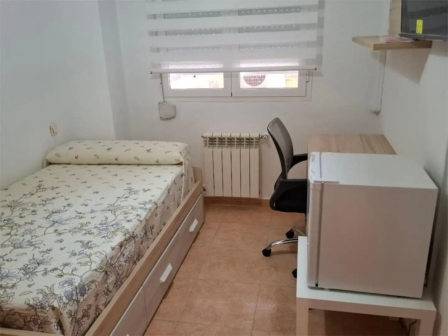 Habitación en Calle Reino Unido, 8, Buenavista - Valparaíso - La Legua Habitación de Piso para compartir en Toledo con Aire acondicionado, Calefacción y Jardín privado