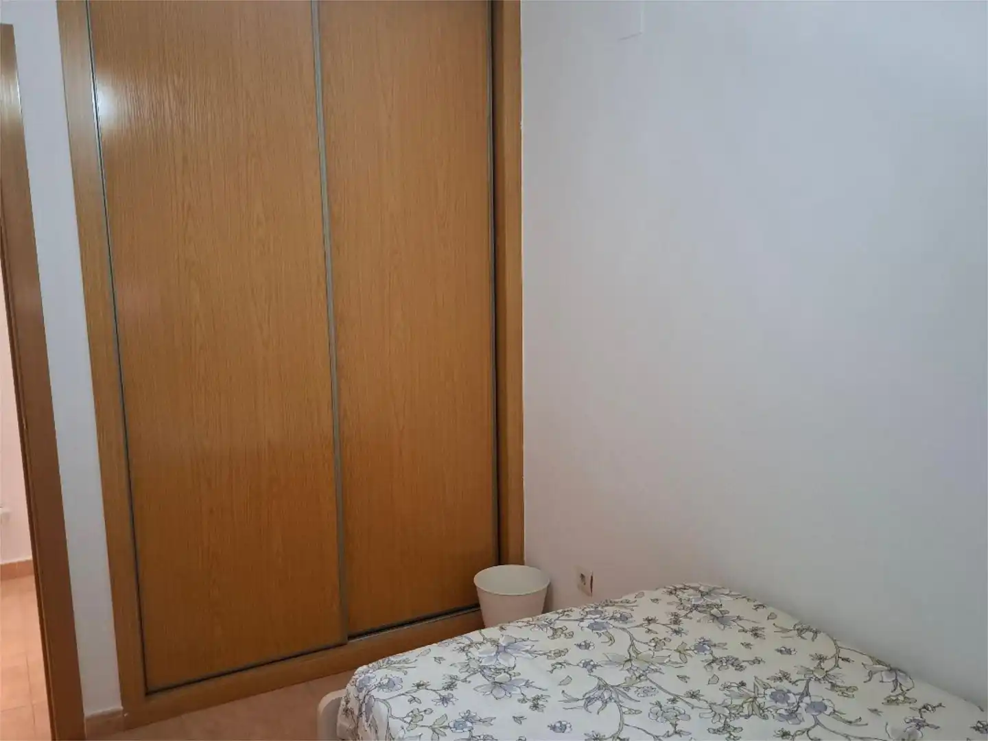 Habitación en Calle Reino Unido, 8, Buenavista - Valparaíso - La Legua Habitación de Piso para compartir en Toledo con Aire acondicionado, Calefacción y Jardín privado
