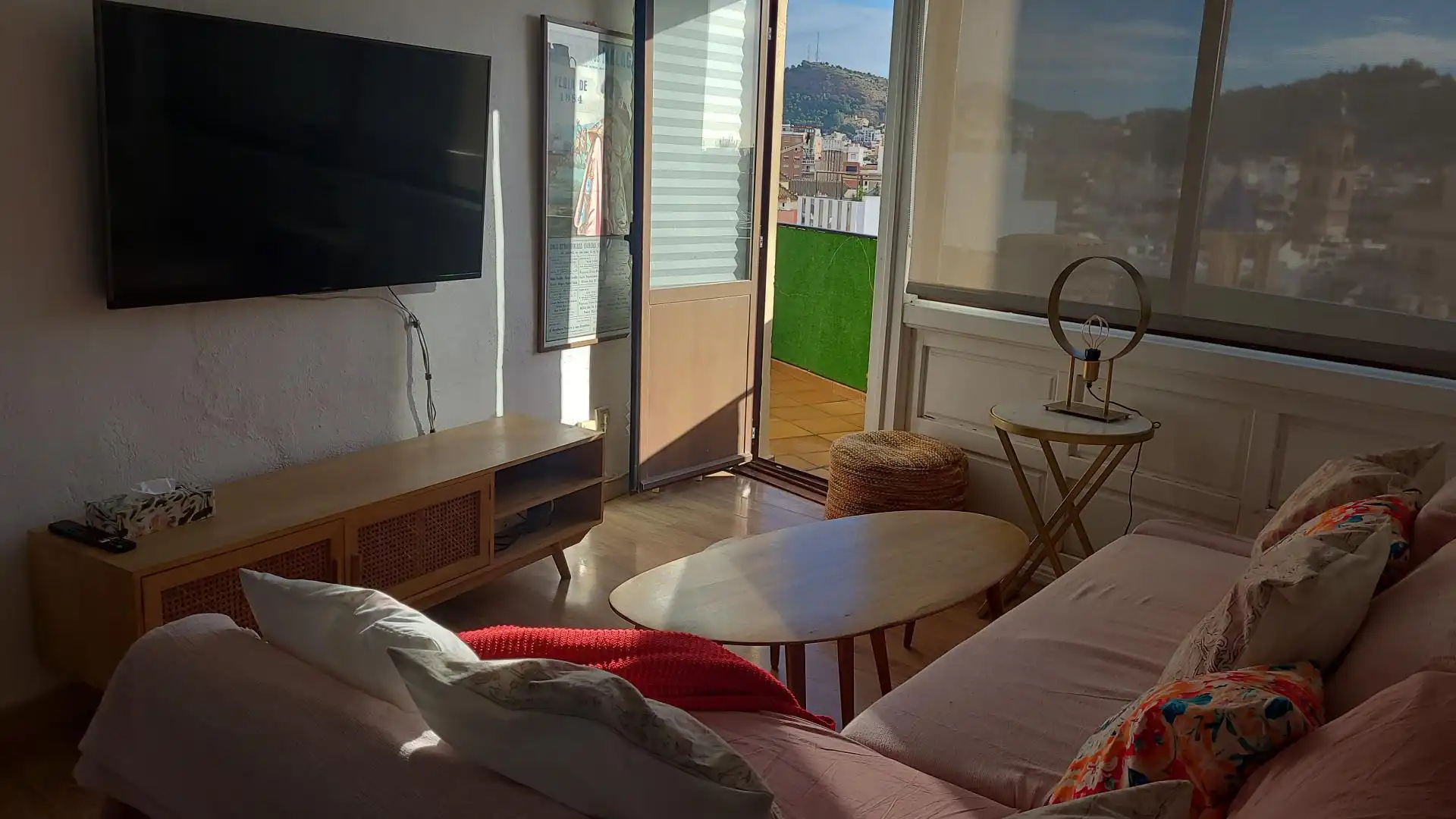Flat for rent in Avenida de la Rosaleda, 3, La Goleta - San Felipe Neri Living room of Flat for rent in Málaga Capital with Air Conditioner and Terrace