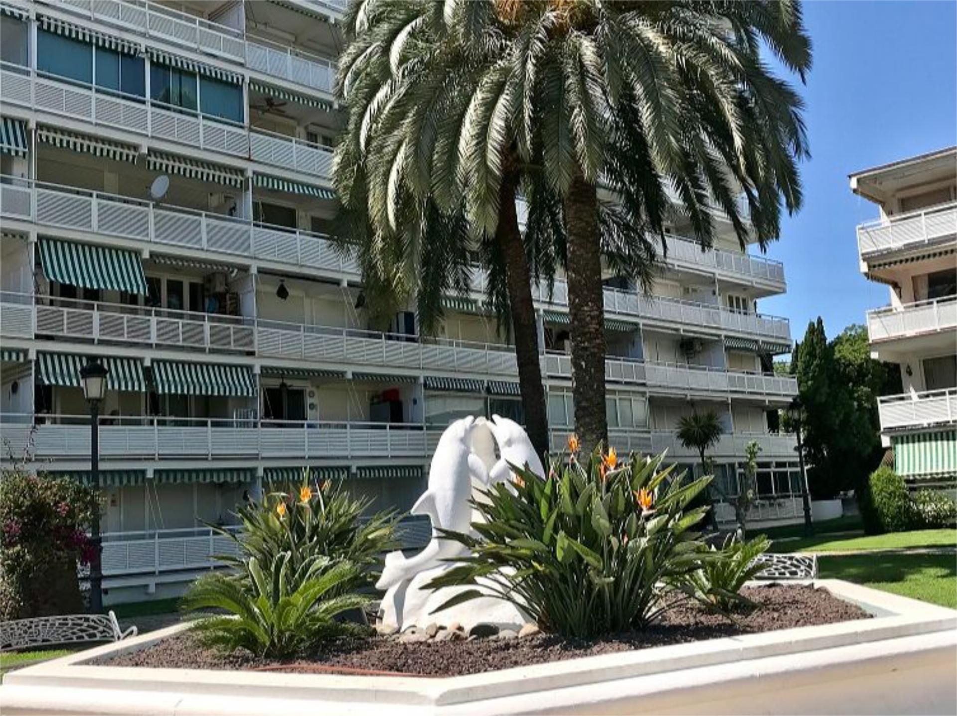 Vista exterior de Pis en venda en Cambrils amb Aire condicionat, Calefacció i Terrassa