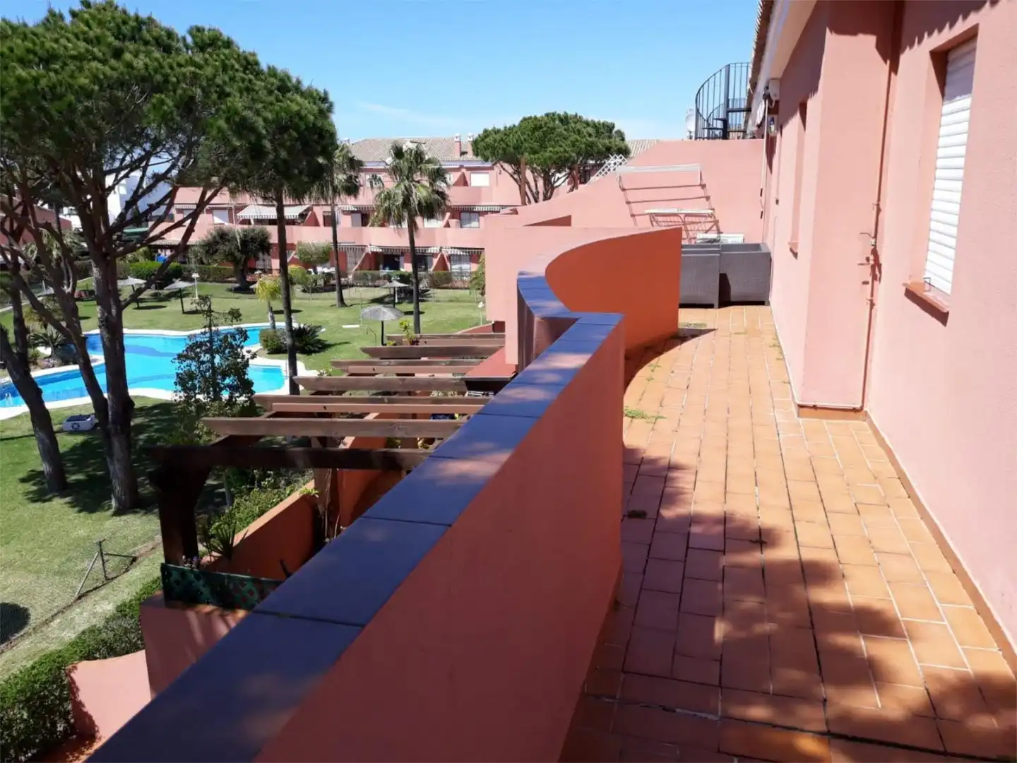 Terrassa de Pis en venda en Chiclana de la Frontera amb Parquet, Terrassa i Piscina