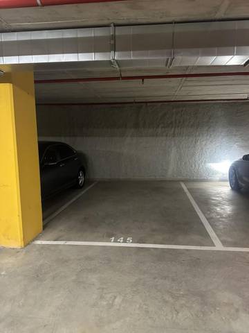 Garaje en Alquiler en Carrer Mossèn Santiago Oliveras, 7 en Centre