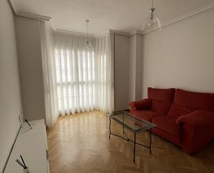 Sala d'estar de Pis de lloguer en  Madrid Capital amb Aire condicionat i Piscina