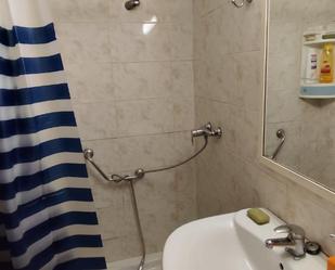 Badezimmer von Einfamilien-Reihenhaus miete in Villafranca del Cid / Vilafranca mit Heizung, Terrasse und Abstellraum