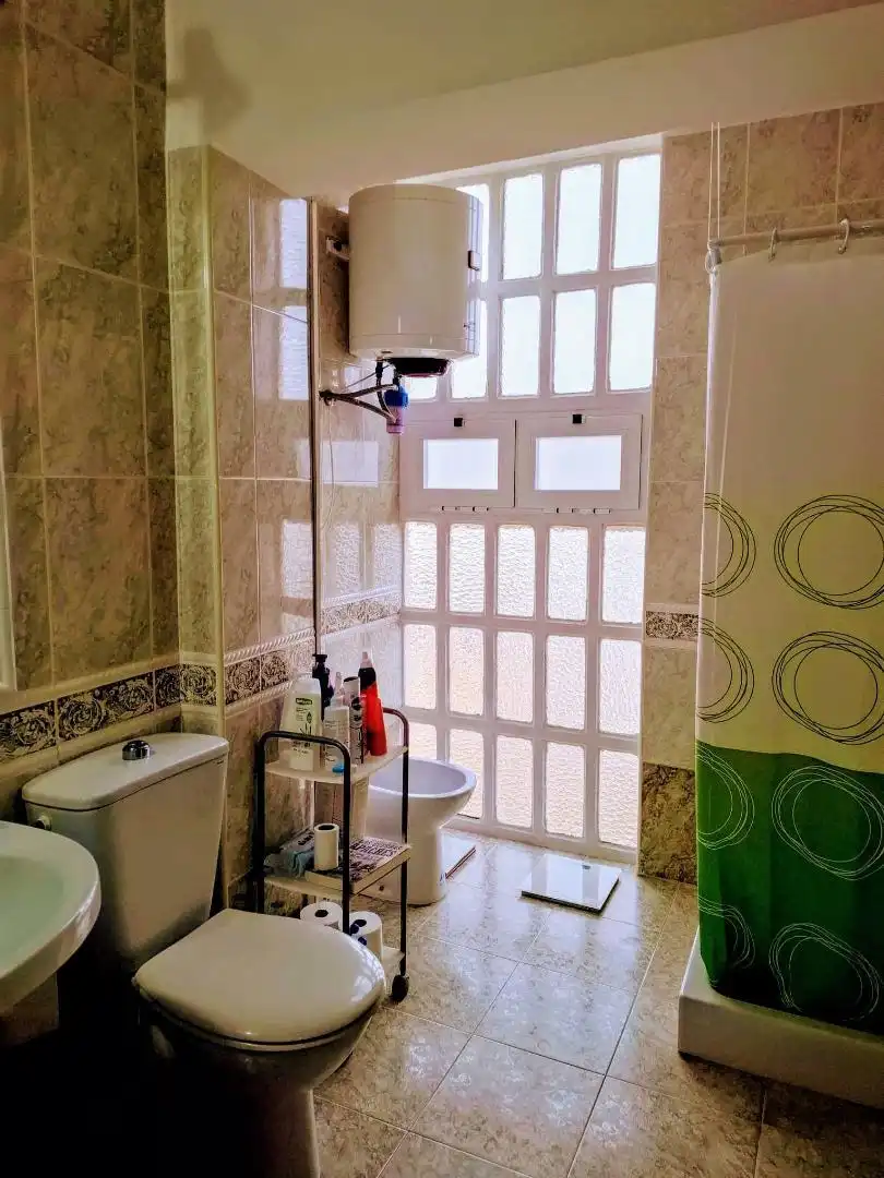Baño de Piso en venta en Cullera con Terraza, Horno y Lavadora