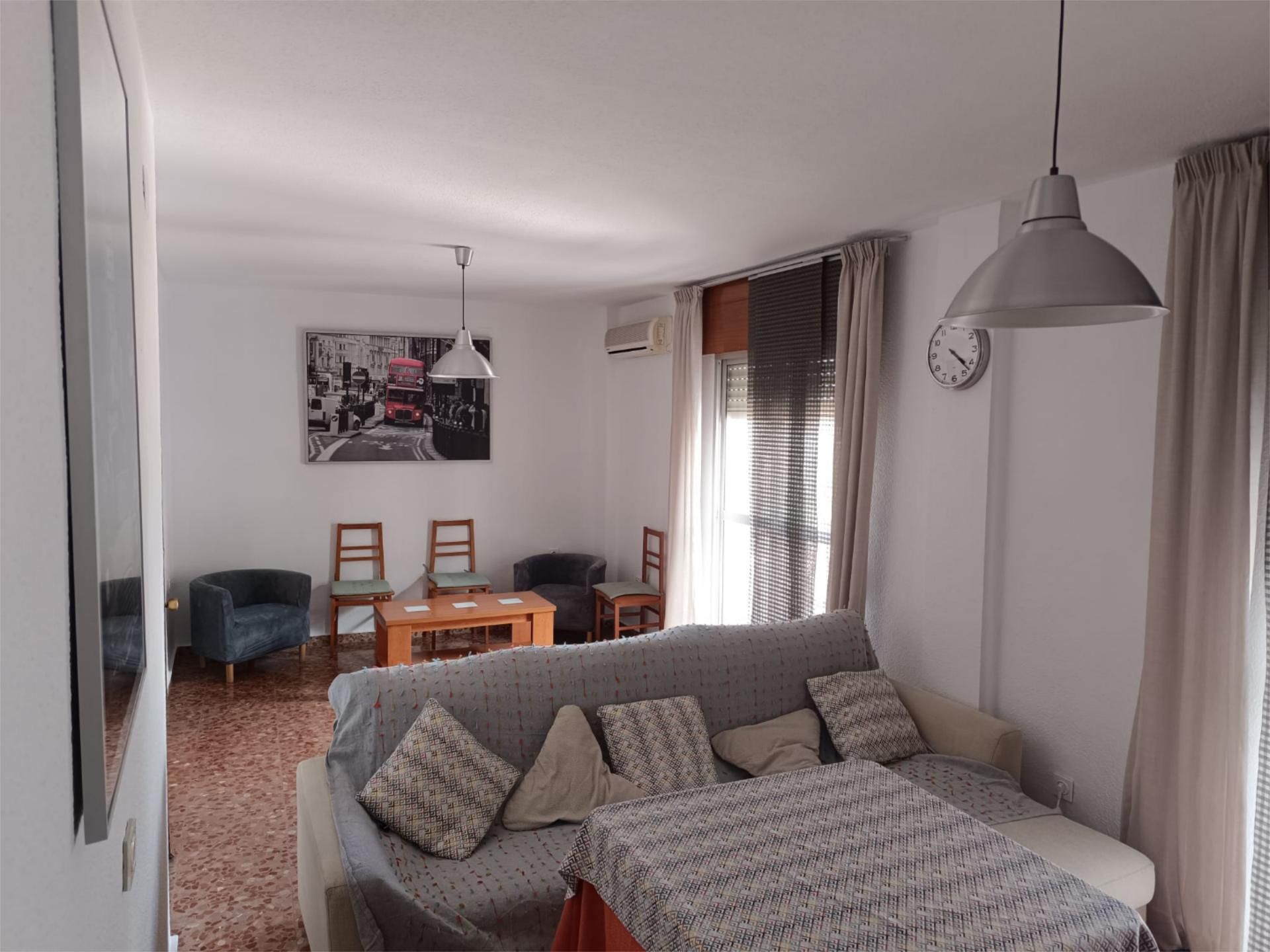 Sala d'estar de Pis de lloguer en Loja amb Aire condicionat, Calefacció i Moblat