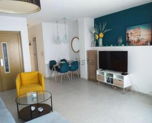 Sala d'estar de Casa adosada per a compartir en  Almería Capital amb Terrassa, Moblat i Balcó