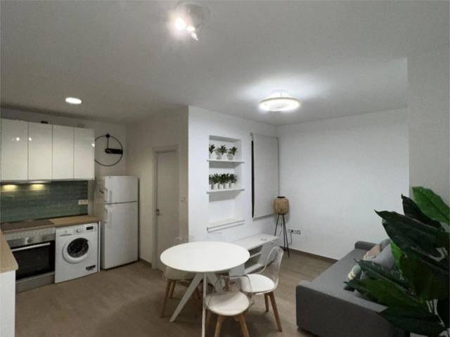 Piso en Alquiler en Calle del Gobernador, 22 en Cortes - Huertas