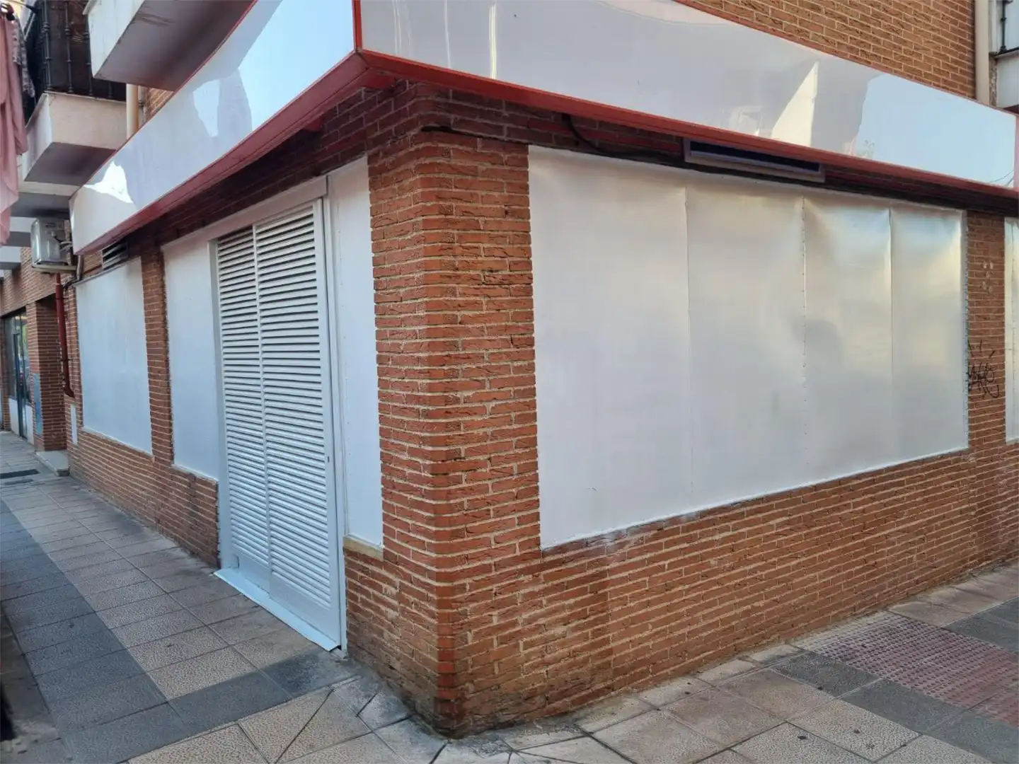 Local de alquiler en Calle de Albino Pérez Ayestarain, 12, Centro Vista exterior de Local de alquiler en San Fernando de Henares con Aire acondicionado y Calefacción