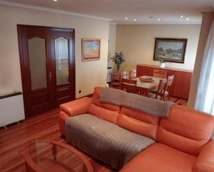 Sala d'estar de Pis en venda en Bilbao  amb Balcó