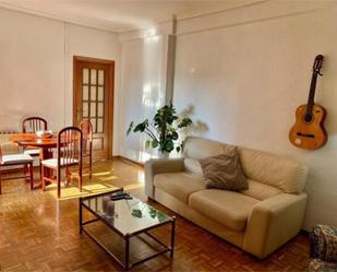 Living room of Flat to rent in Valladolid Capital  with Heating and Furnished