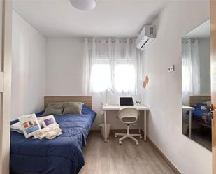 Bedroom of Flat to share in  Madrid Capital  with Air Conditioner, Heating and Parquet flooring