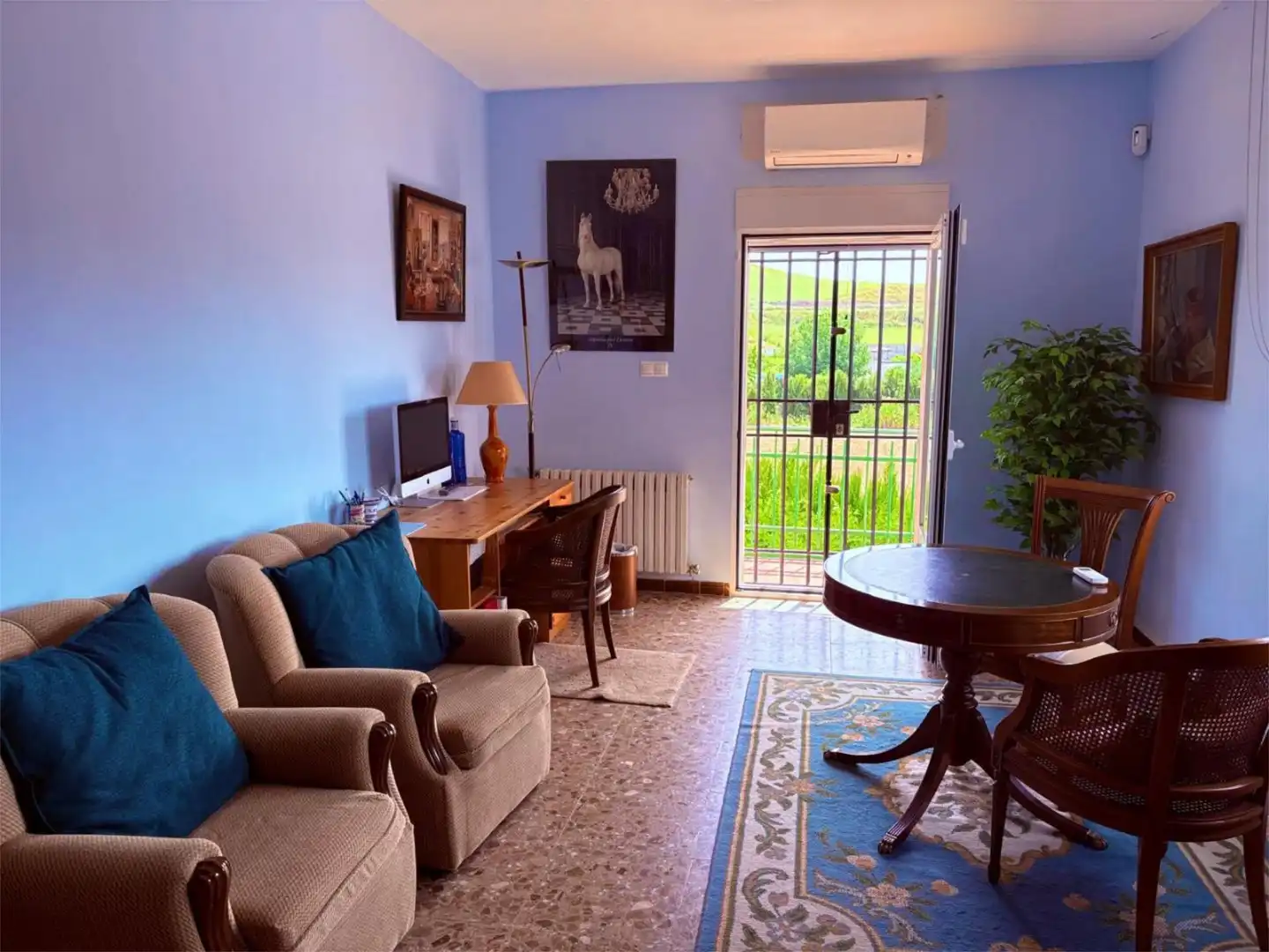 Casa o chalet en venta en Calle Júpiter, 1, El Carpio de Tajo Sala de estar de Casa o chalet en venta en El Carpio de Tajo con Aire acondicionado, Calefacción y Jardín privado