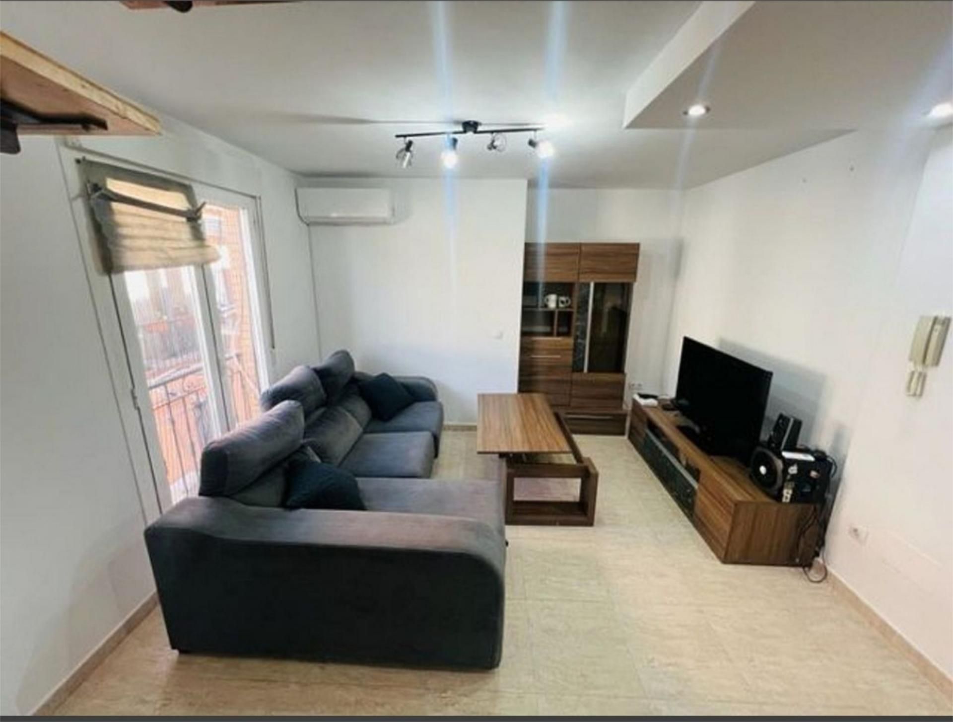 Sala d'estar de Dúplex en venda en Casarrubios del Monte amb Aire condicionat i Balcó
