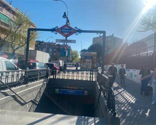 Vista exterior de Pis en venda en  Madrid Capital amb Calefacció i Moblat