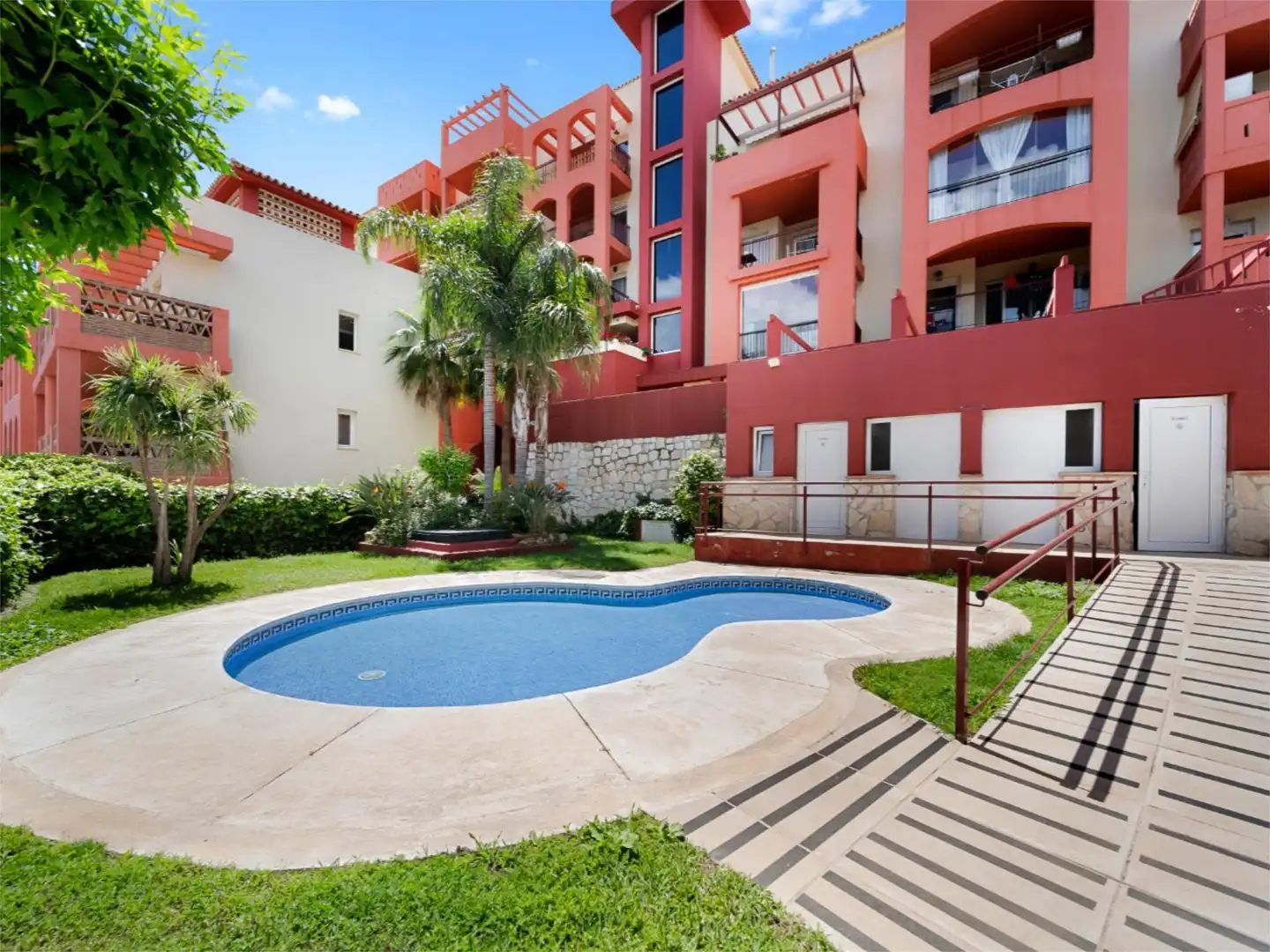 Swimming pool of Flat for sale in Benalmádena  with Air Conditioner, Heating and Private garden