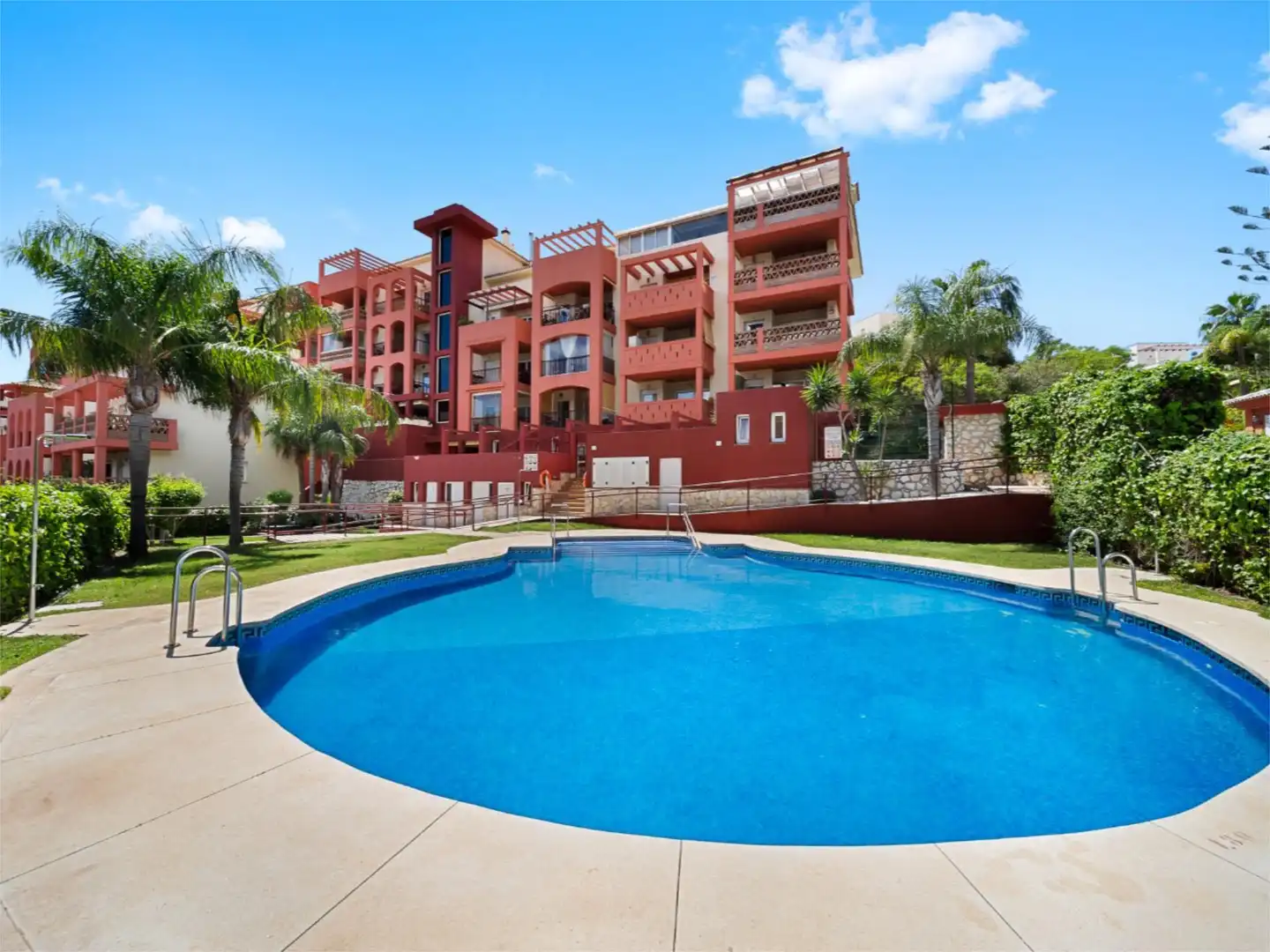 Swimming pool of Flat for sale in Benalmádena  with Air Conditioner, Heating and Private garden