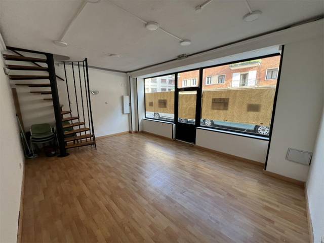Local comercial en Alquiler en Avenida de Portugal, 184 en Vidal