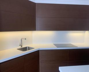 Kitchen of Flat for sale in Vigo   with Heating, Oven and Community parking