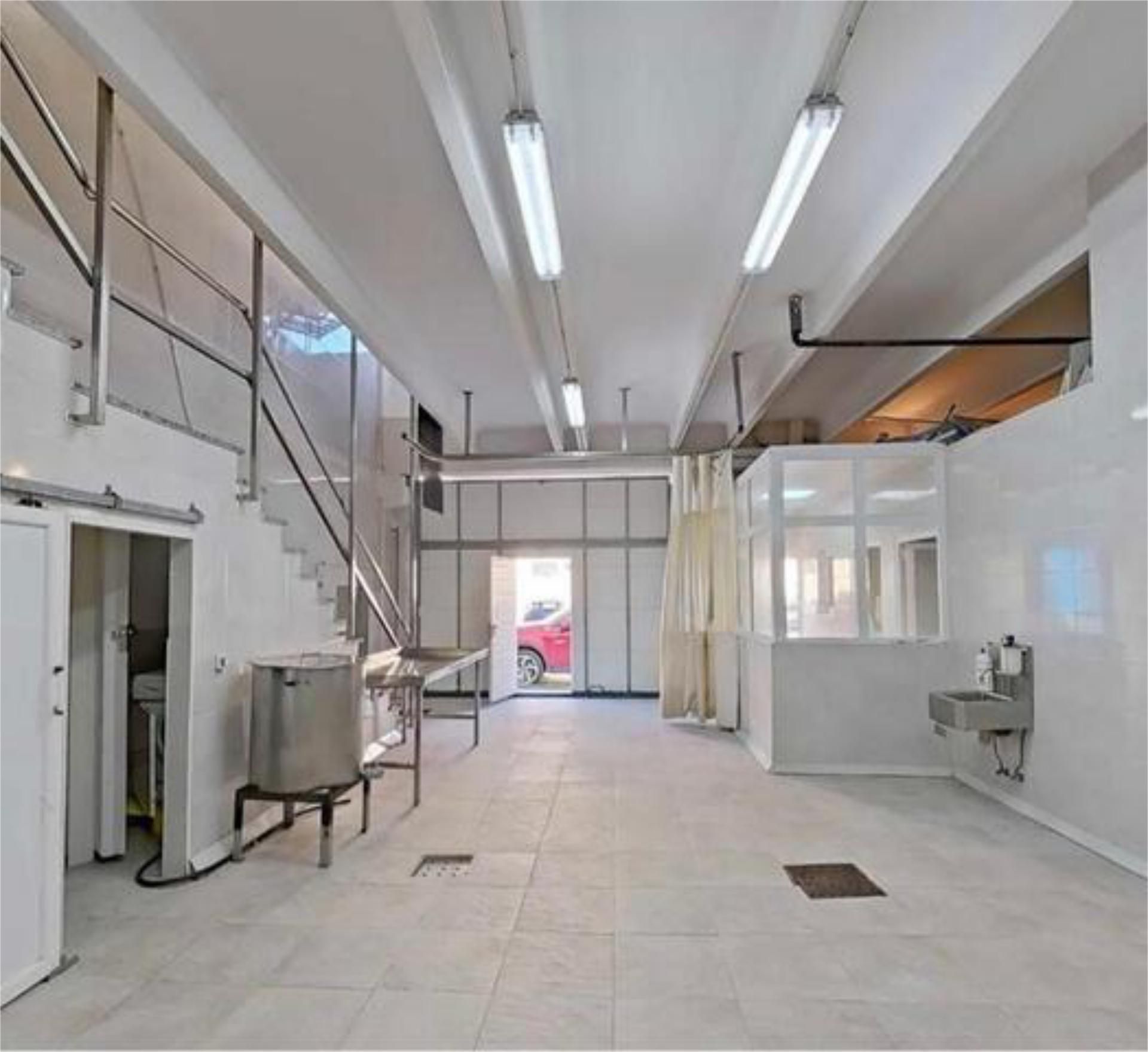 Industrial buildings to rent in Santoña