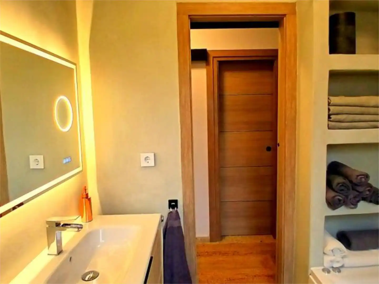 Wohnung zum Verkauf in Barrio la Aguilalera, 10, Las Rozas de Valdearroyo Badezimmer von Wohnung zum Verkauf in Las Rozas de Valdearroyo mit Heizung, Privatgarten und Terrasse
