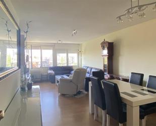 Living room of Flat to share in  Madrid Capital  with Air Conditioner, Heating and Furnished
