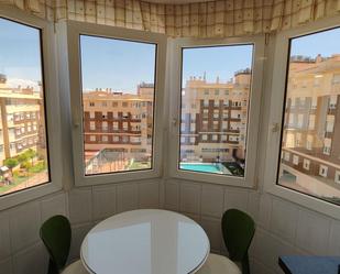 Flat to rent in Avenida de Manolete, 21, Ciudad Jardín - Zoco