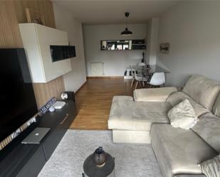 Wohnzimmer von Wohnung zum verkauf in Boqueixón mit Heizung, Privatgarten und Parkett