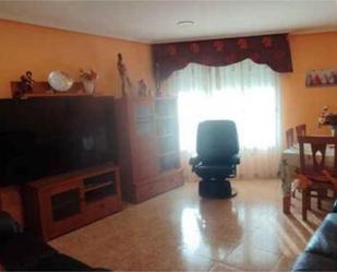 Sala d'estar de Apartament de lloguer en Ares amb Jardí privat, Piscina i Moblat