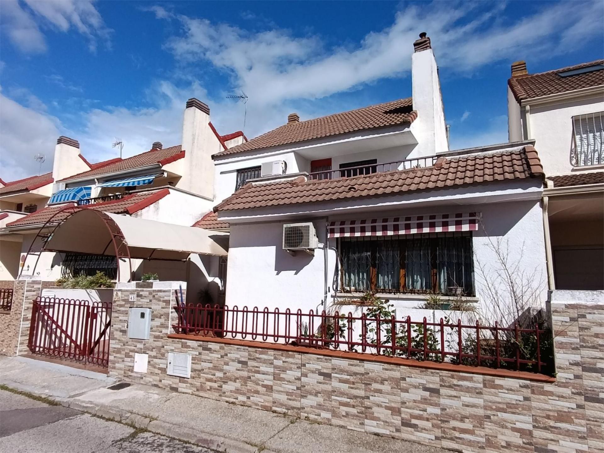 Exterior view of House or chalet for sale in Getafe  with Air Conditioner, Heating and Private garden