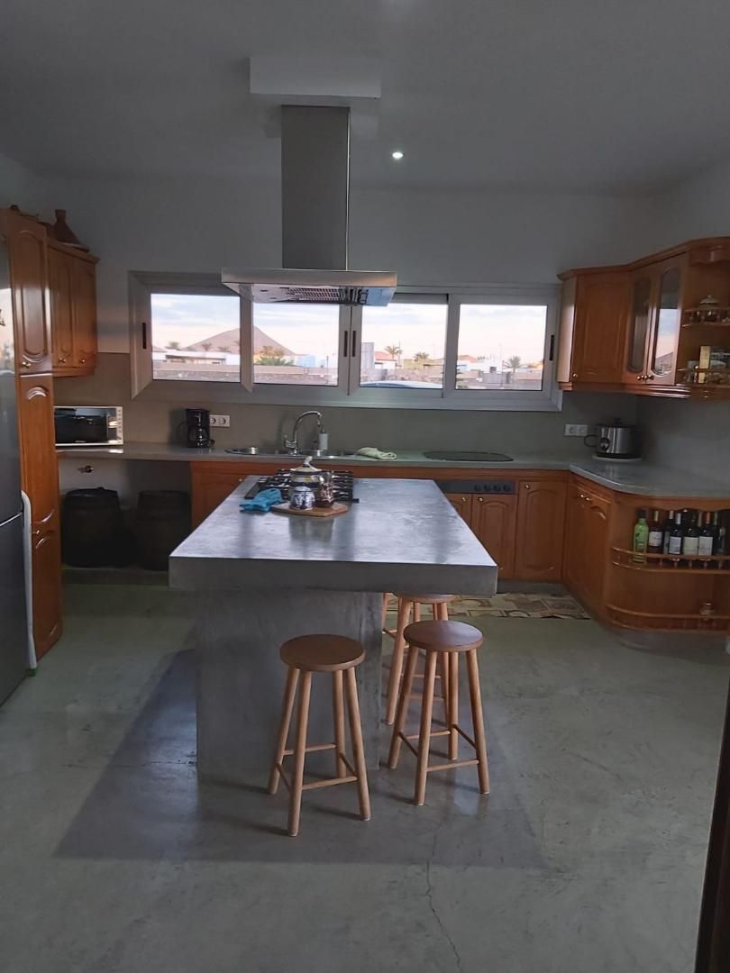 Cuina de Dúplex de lloguer en La Oliva amb Terrassa