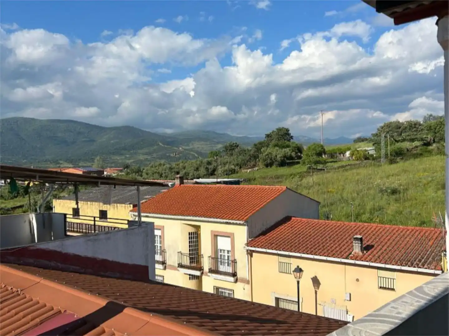 Vista exterior de Casa adosada en venta en Logrosán con Terraza, Trastero y Amueblado