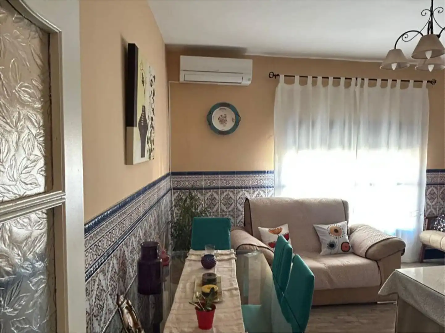Sala de estar de Casa adosada en venta en Logrosán con Terraza, Trastero y Amueblado