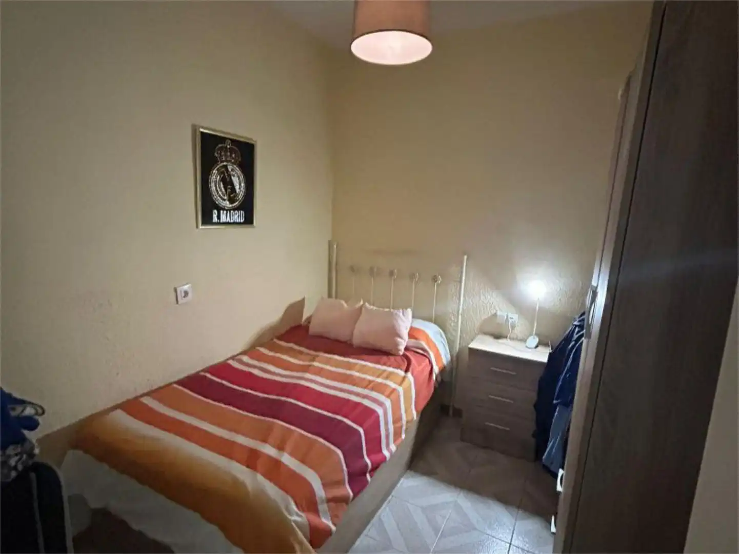 Habitación de Casa adosada en venta en Logrosán con Terraza, Trastero y Amueblado