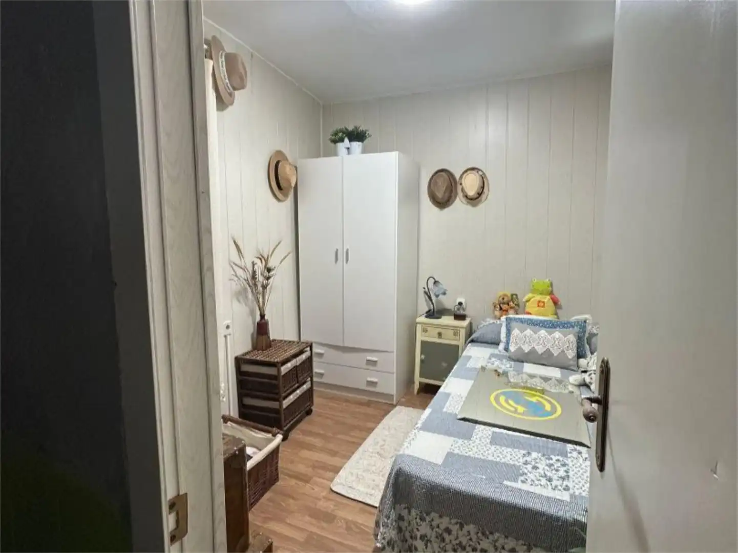 Habitación de Casa adosada en venta en Logrosán con Terraza, Trastero y Amueblado