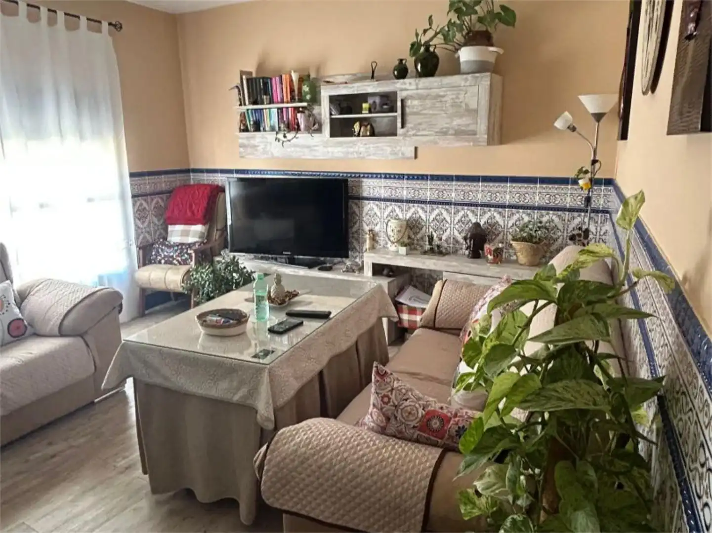 Sala de estar de Casa adosada en venta en Logrosán con Terraza, Trastero y Amueblado
