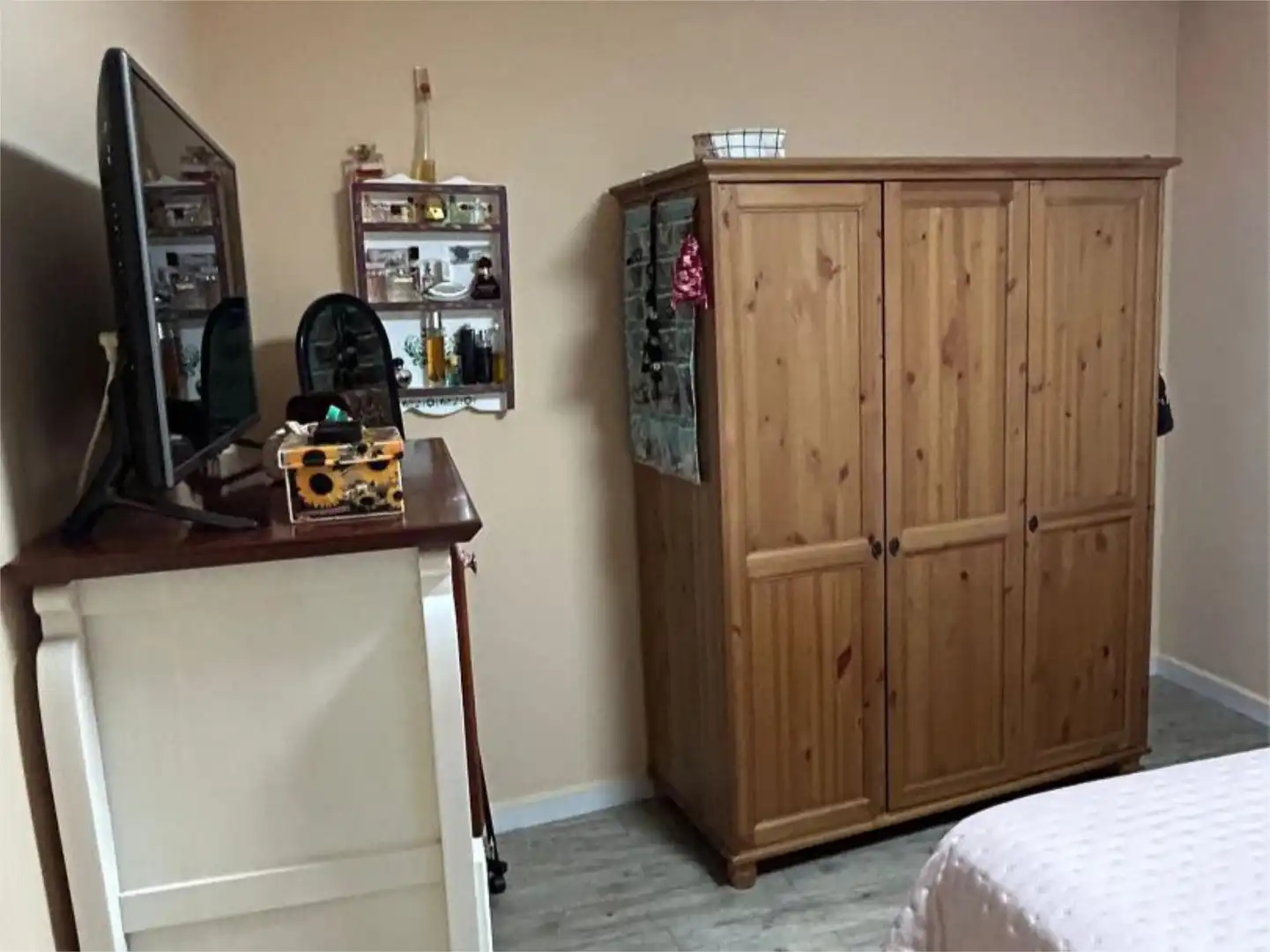 Habitación de Casa adosada en venta en Logrosán con Terraza, Trastero y Amueblado