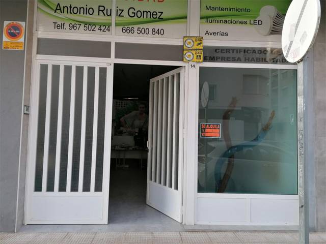 Local comercial en Alquiler en Calle Cuenca, 14 en Parque Sur