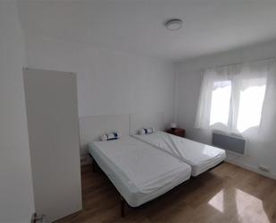 Dormitori de Pis de lloguer en Oviedo  amb Calefacció, Parquet i Traster