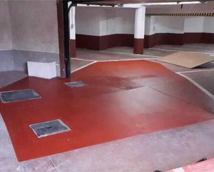Parking of Garage to rent in Oleiros