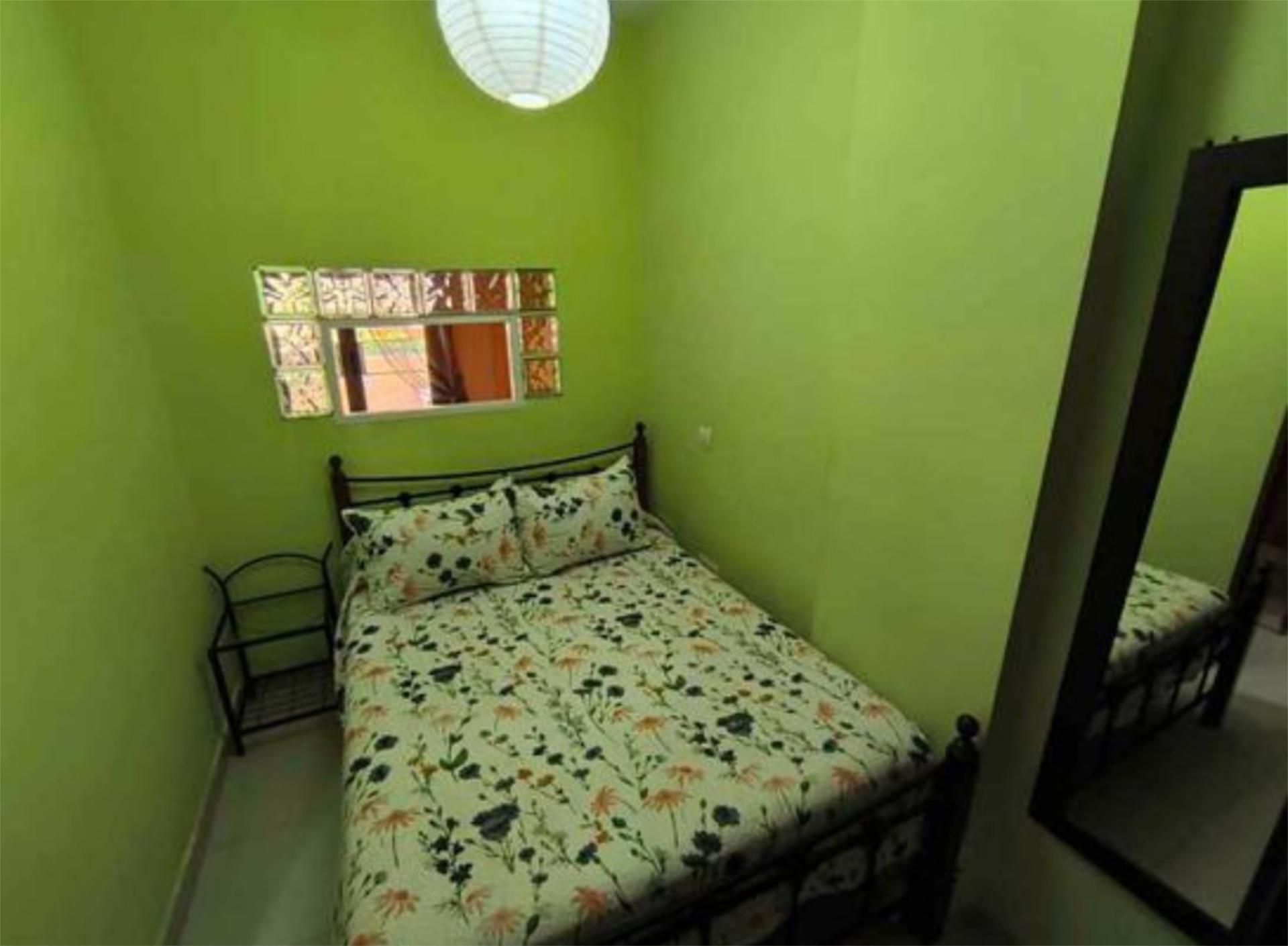 Dormitori de Apartament de lloguer en Algeciras amb Terrassa, Moblat i Forn