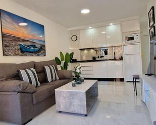 Living room of Flat for sale in Fuengirola  with Air Conditioner, Terrace and Balcony