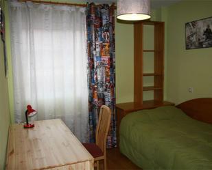 Dormitori de Casa o xalet per a compartir en Alcalá de Henares amb Calefacció i Moblat