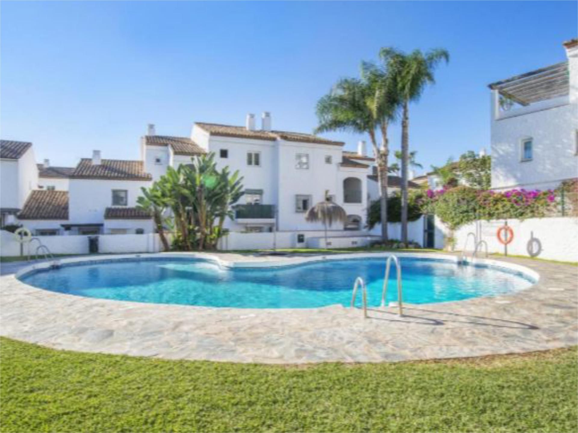 Exterior view of Flat for sale in Estepona  with Air Conditioner, Terrace and Balcony