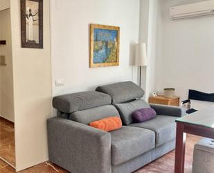 Living room of Flat to rent in  Granada Capital  with Air Conditioner and Balcony
