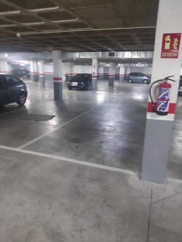 Garaje en Alquiler en Calle Francisco Herrera, 2 en El Quiñón