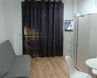 Dormitori de Apartament de lloguer en Dos Hermanas amb Traster i Piscina