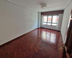 Sala d'estar de Pis de lloguer en A Coruña Capital  amb Calefacció, Parquet i Traster