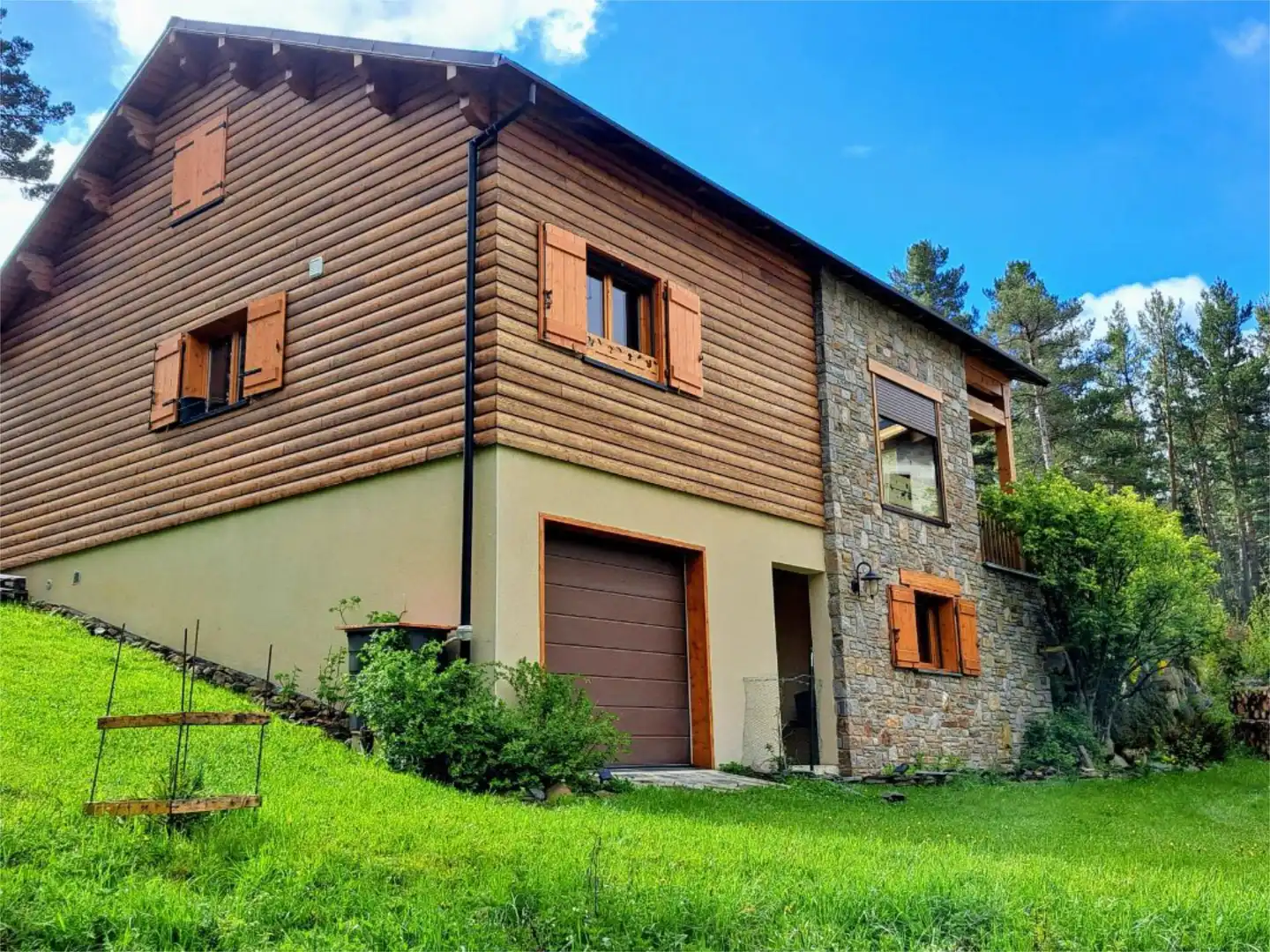 Piso en venta en Place de la Iglesia, 10, Formiguères Vista exterior de Piso en venta en Formiguères con Jardín privado, Terraza y Balcón