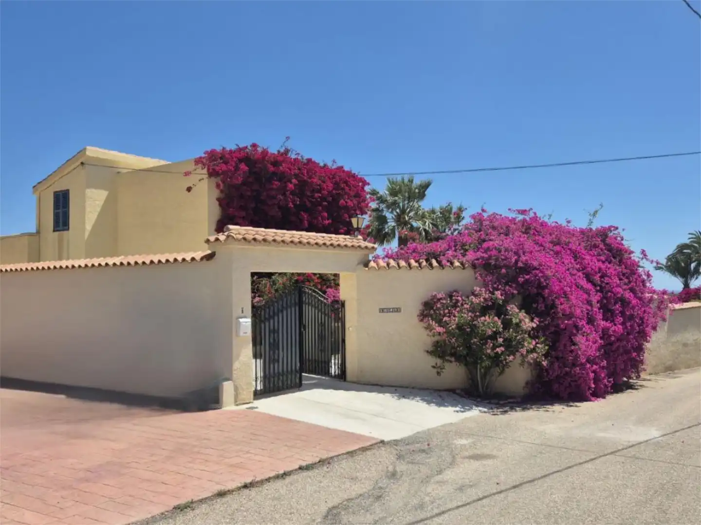 Vista exterior de Casa o xalet en venda en Mojácar amb Aire condicionat, Terrassa i Piscina